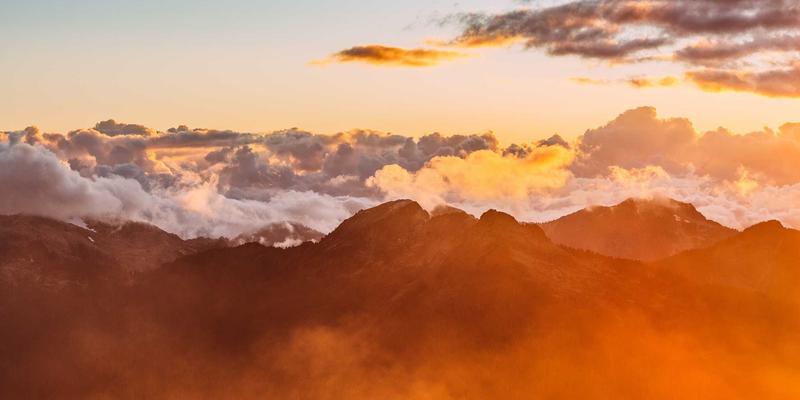 当复古科技遇见未来密钥：FLZSW技术博客深度解析量子密钥分发（QKD）在金融安全中的前沿应用